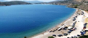 Cosy Villa With Garden, Near the Beach in Greece
