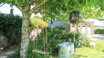 Cottage | Property grounds
