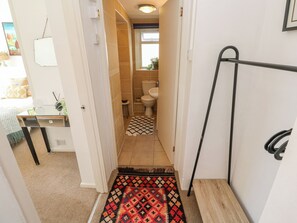Bathroom - The Cottage (Penzance)