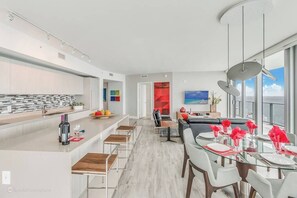 Dining - Opulent Three Bedroom Condo Panoramic Ocean Views (Hollywood)