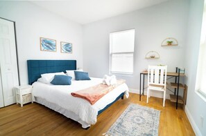 2 habitaciones, tabla de planchar con plancha y cuna de viaje