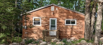 Private lakefront cabin on beautiful Munuscong Bay