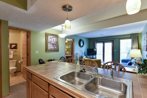 Leilighet (Notch #7 - POOLS - Great Balcony - Tr) | Eget kjøkken