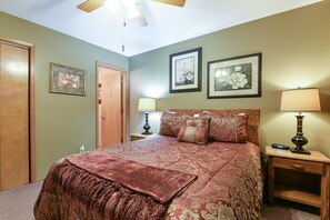 Condo (Notch #7 - POOLS - Great Balcony - Tr) | 2 bedrooms, iron/ironing board, WiFi - Wander INN at Notch - Great Outdoor Pools - Trails to Fishing - Family Friendly (Branson West)
