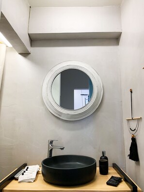 Ducha, toallas, shampoo