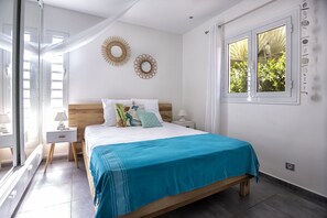3 bedrooms, in-room safe, iron/ironing board, free WiFi