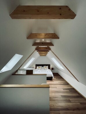 3 chambres, fer et planche à repasser, Wi-Fi, draps fournis