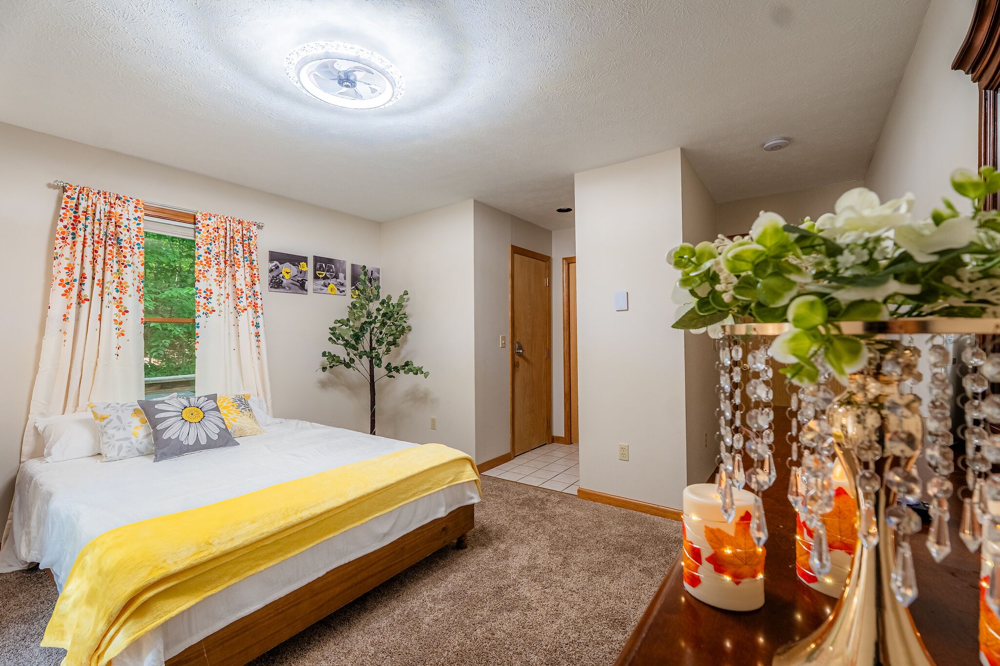 5 bedrooms, desk, iron/ironing board, free WiFi