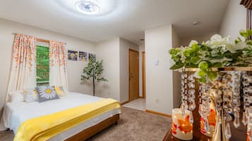 5 bedrooms, desk, iron/ironing board, free WiFi