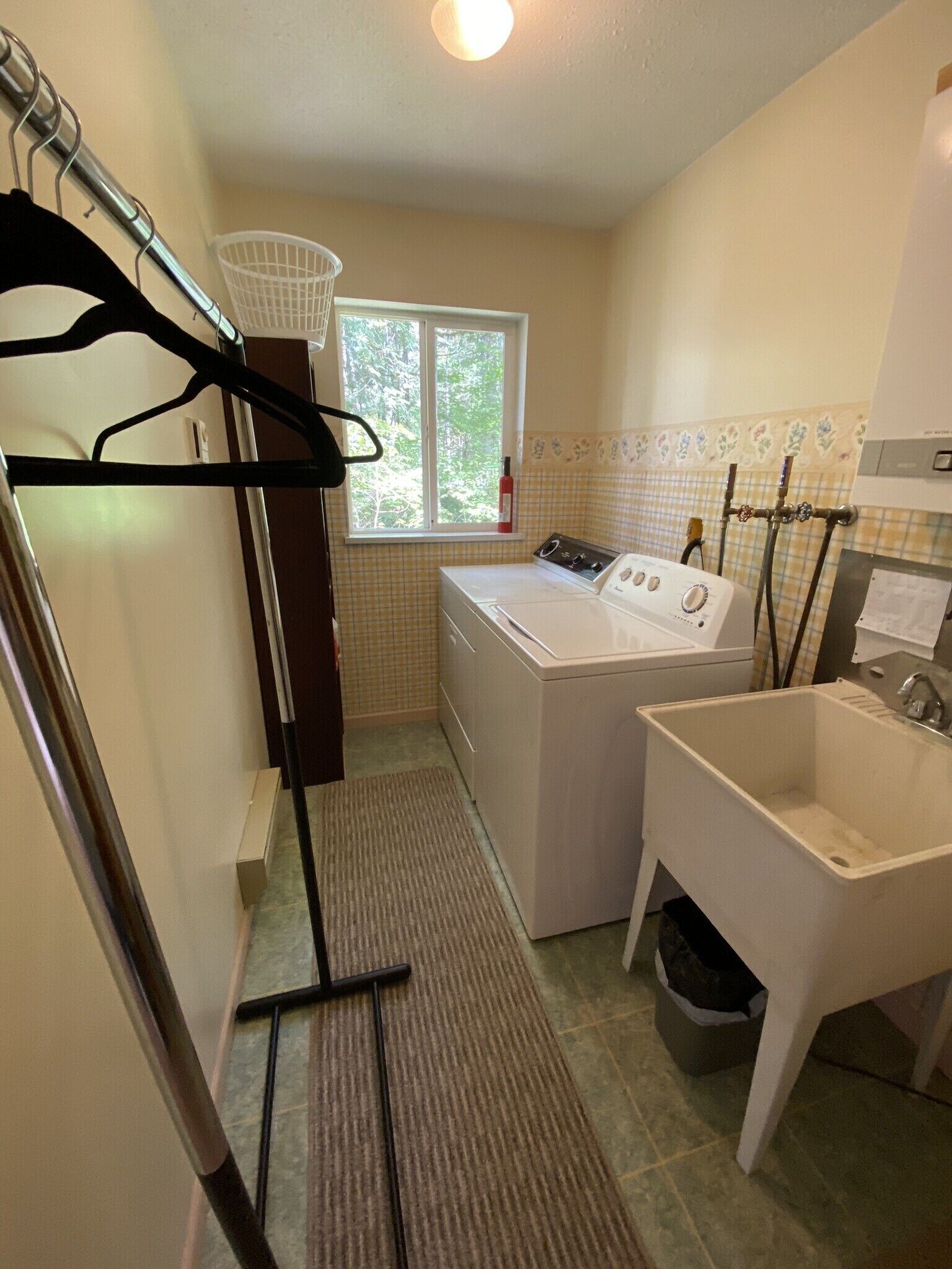 Waldhaus Mountain Chalet, close to skiing, hiking, biking, Fiber WIFI