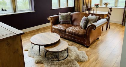 One bed Detached Converted Barn With Panoramic Views of the Wharf & Aire Valley