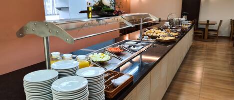 Free daily buffet breakfast