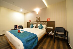 Room - OYO Premium Kothapet (Hyderabad)