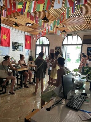 Interior - Aroma Ha Long Hostel (Ha Long)