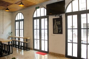 Dining - Aroma Ha Long Hostel (Ha Long)