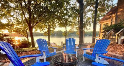 The Regatta-Waterfront Gem with Breathtaking Views & Guest House