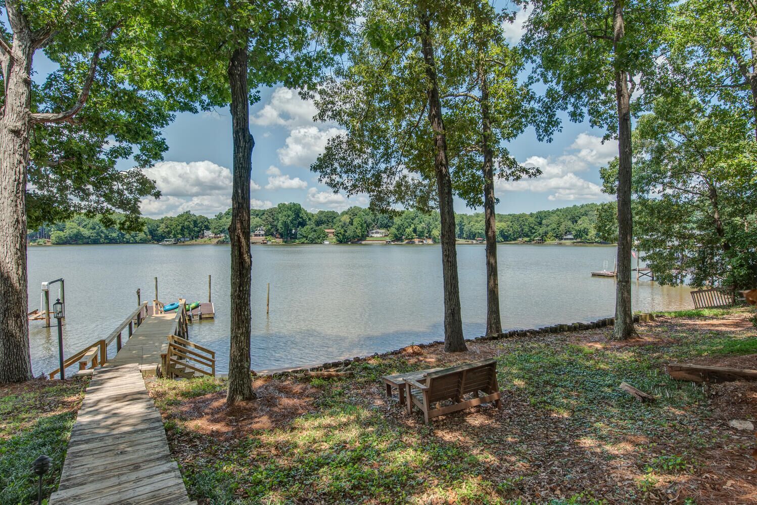 The Regatta-Waterfront Gem with Breathtaking Views & Guest House