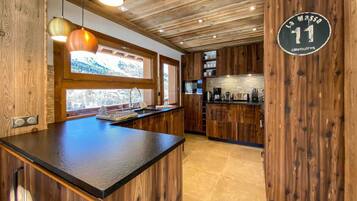 Réfrigérateur, micro-ondes, four, lave-vaisselle