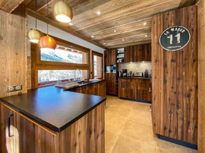 Réfrigérateur, micro-ondes, four, lave-vaisselle