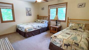 4 Schlafzimmer, Bügeleisen/Bügelbrett, kostenloses WLAN, Bettwäsche