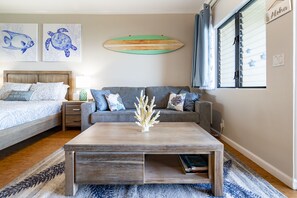 1 bedroom, iron/ironing board, free WiFi, bed sheets - DISCOUNT Sept/Oct/Nov/Dec - Oceanfront Studio! (Lahaina)