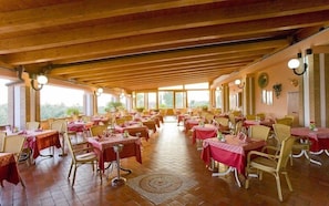 Dining - Agrihotel Elisabetta (Cecina)