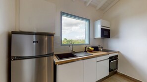 Réfrigérateur, micro-ondes, four, lave-vaisselle