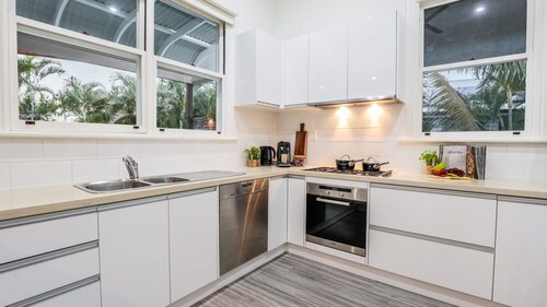 WESTACOMBE - boat parking plus amazing pool, pet friendly