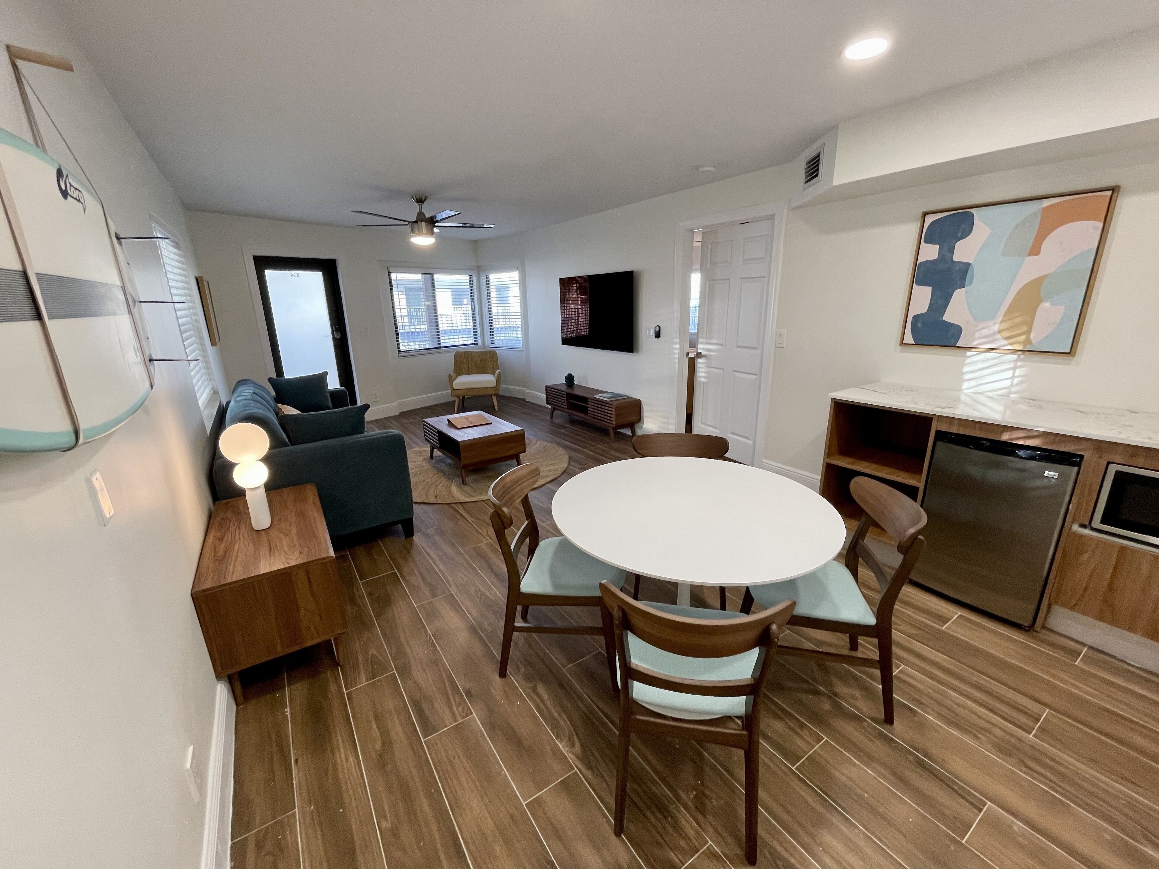 35-inch flat-screen tv with cable channels, tv