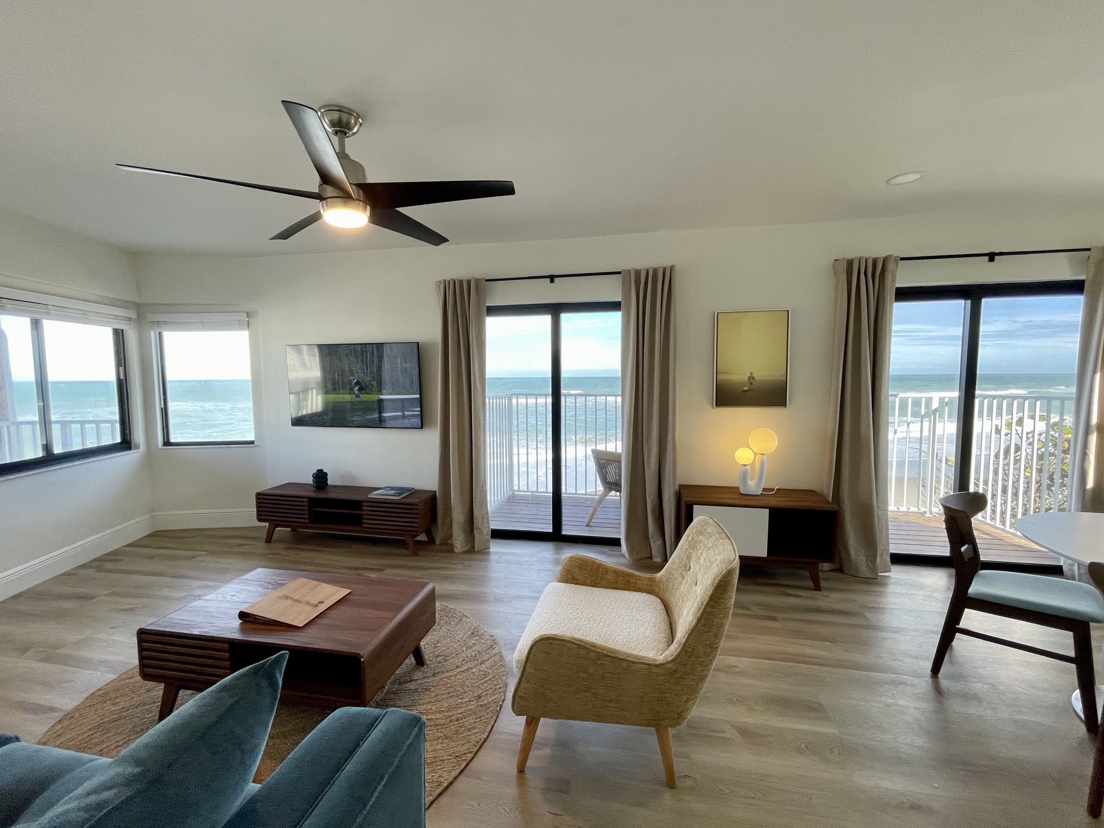 oceanfront one bedroom king suite | iron/ironing board, free wifi, bed sheets
