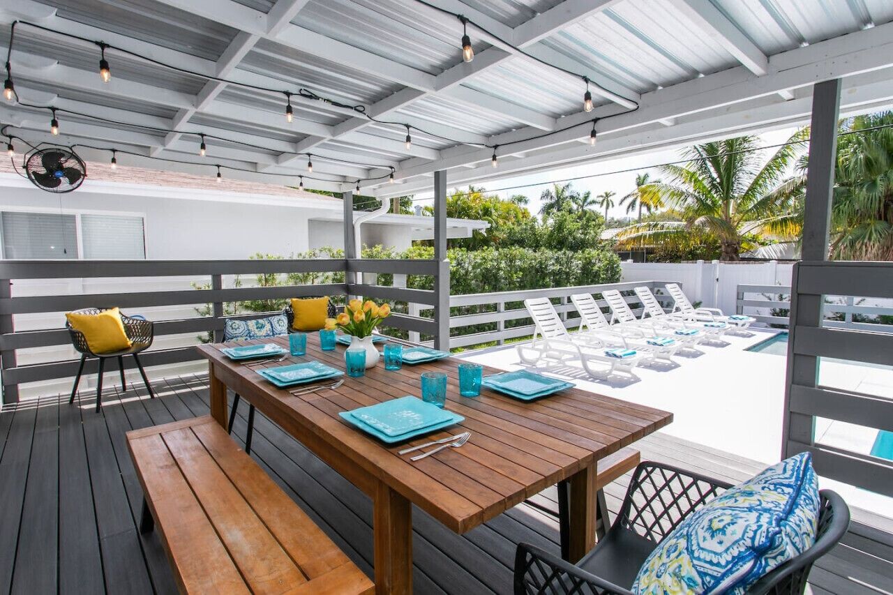 Outdoor dining