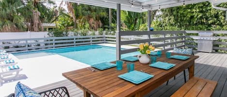 Outdoor dining
