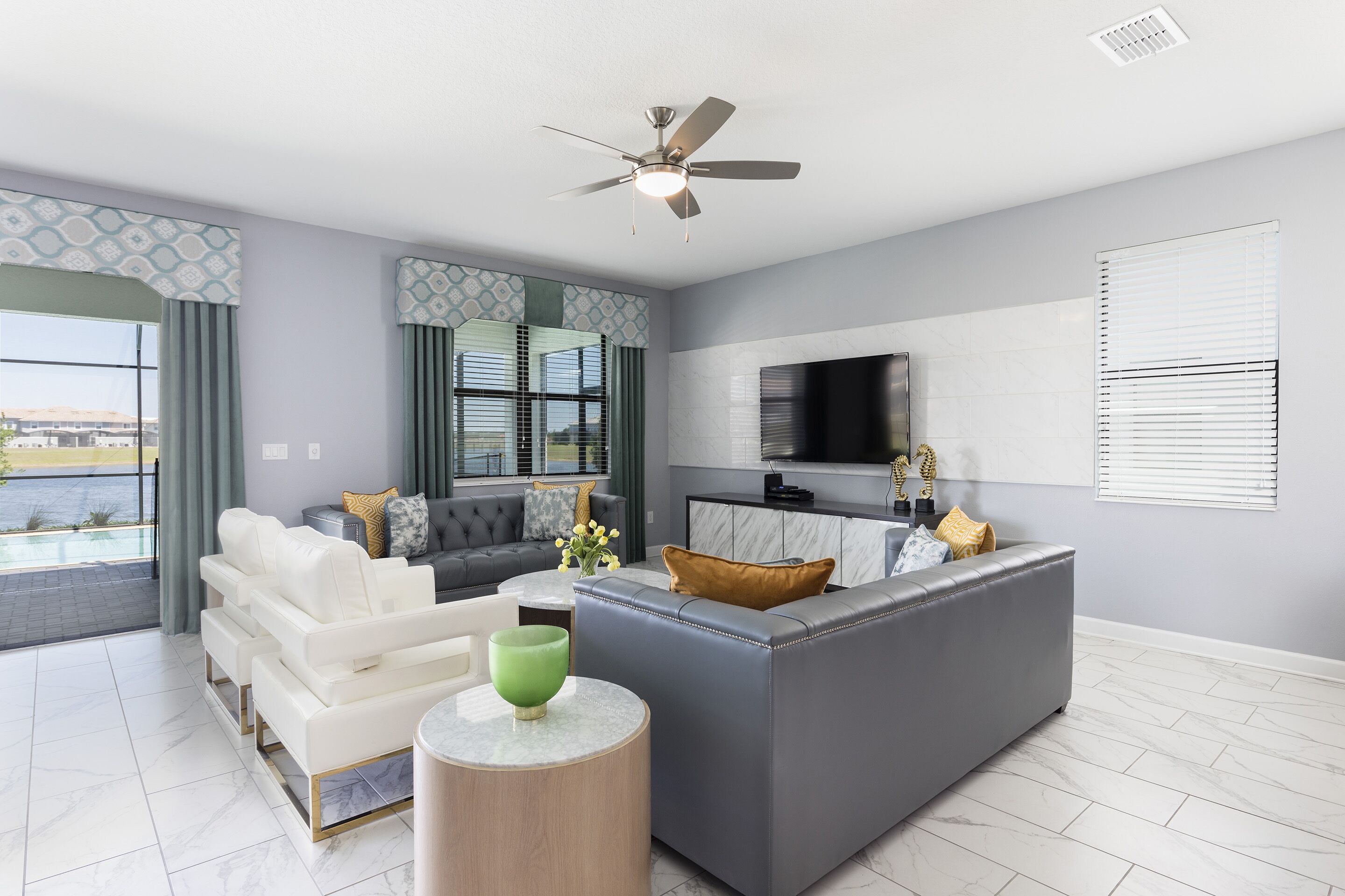 Televisión, futbolito, estéreo