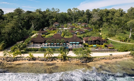 Fachada de la propiedad. La Coralina Island House