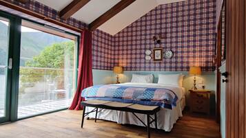 2 bedrooms, in-room safe, iron/ironing board, free WiFi