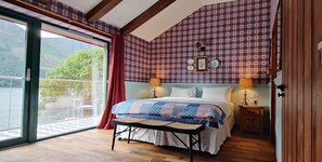 2 chambres, coffre-fort, fer et planche à repasser
