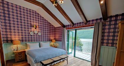 Black Sheep Hotels Cabins - Drover’s Den