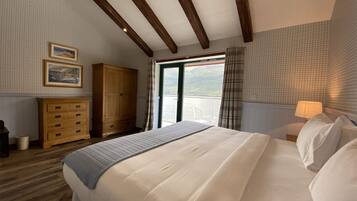 2 bedrooms, in-room safe, iron/ironing board, free WiFi