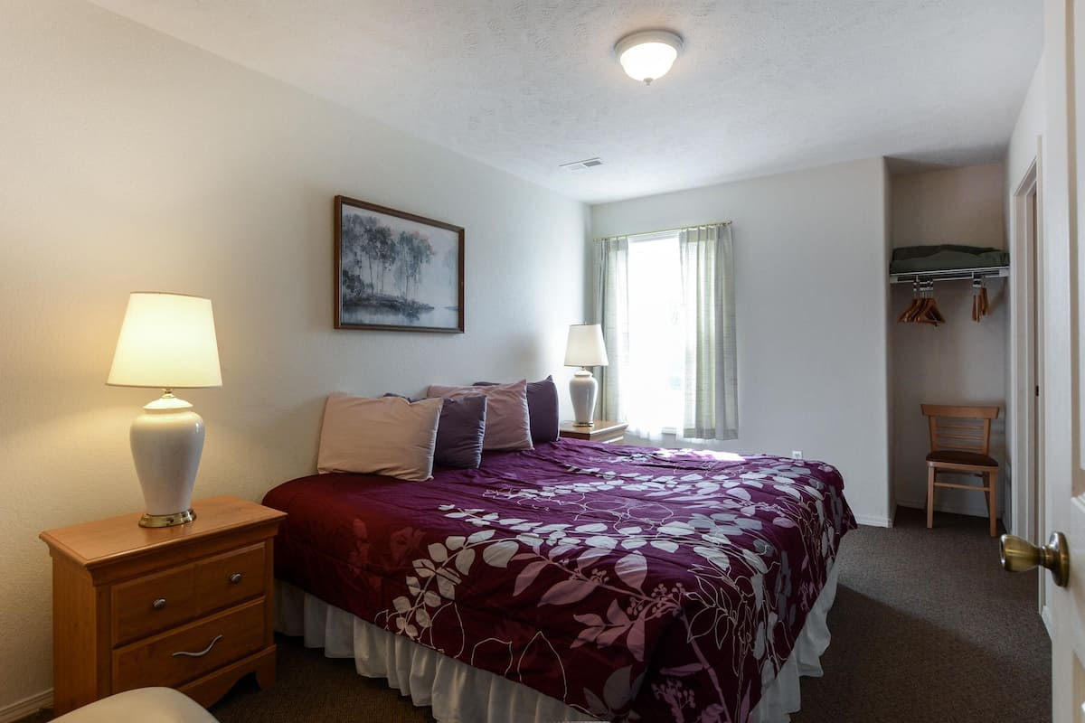 Ferienhaus (TR A3 - Lakeside - Swim Deck - Indoor) | 2 Schlafzimmer, kostenloses WLAN