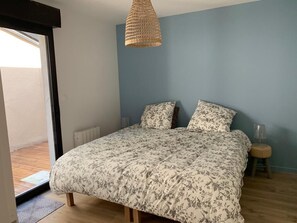 4 bedrooms, iron/ironing board, free WiFi
