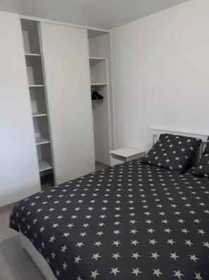 3 chambres, bureau, fer et planche à repasser, Wi-Fi gratuit