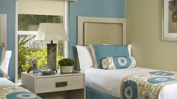 2 quartos, cofres nos quartos, escrivaninha