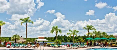 Piscine couverte, piscine extérieure