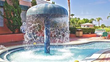 Piscina interna, piscina externa