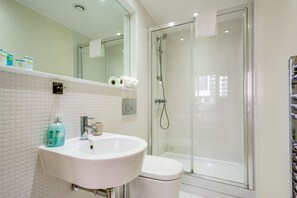 Luxury Apartment, 2 Bedrooms, Non Smoking, Kitchenette | Bathroom