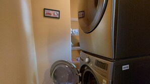 Rumah (Blue Bird Hill - EXCELLENT LOCATION -) | Laundry