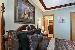 Condo (Notch #8 - POOLS - Great Balcony - Tr)
