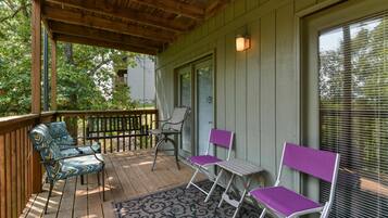 Condo (Notch #8 - POOLS - Great Balcony - Tr) | Balcony