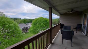 Condo (Placid Place - Walk to Marina - FISHI) | Balcony