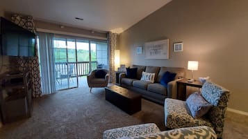 公寓客房 (Placid Place - Walk to Marina - FISHI) | 客廳 | 電視